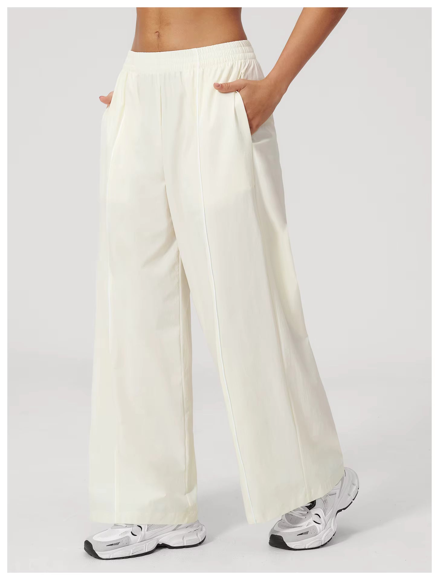 Wide-Leg Flare Leggings in Beige – Vanta Blvck women's activewear, Dubai