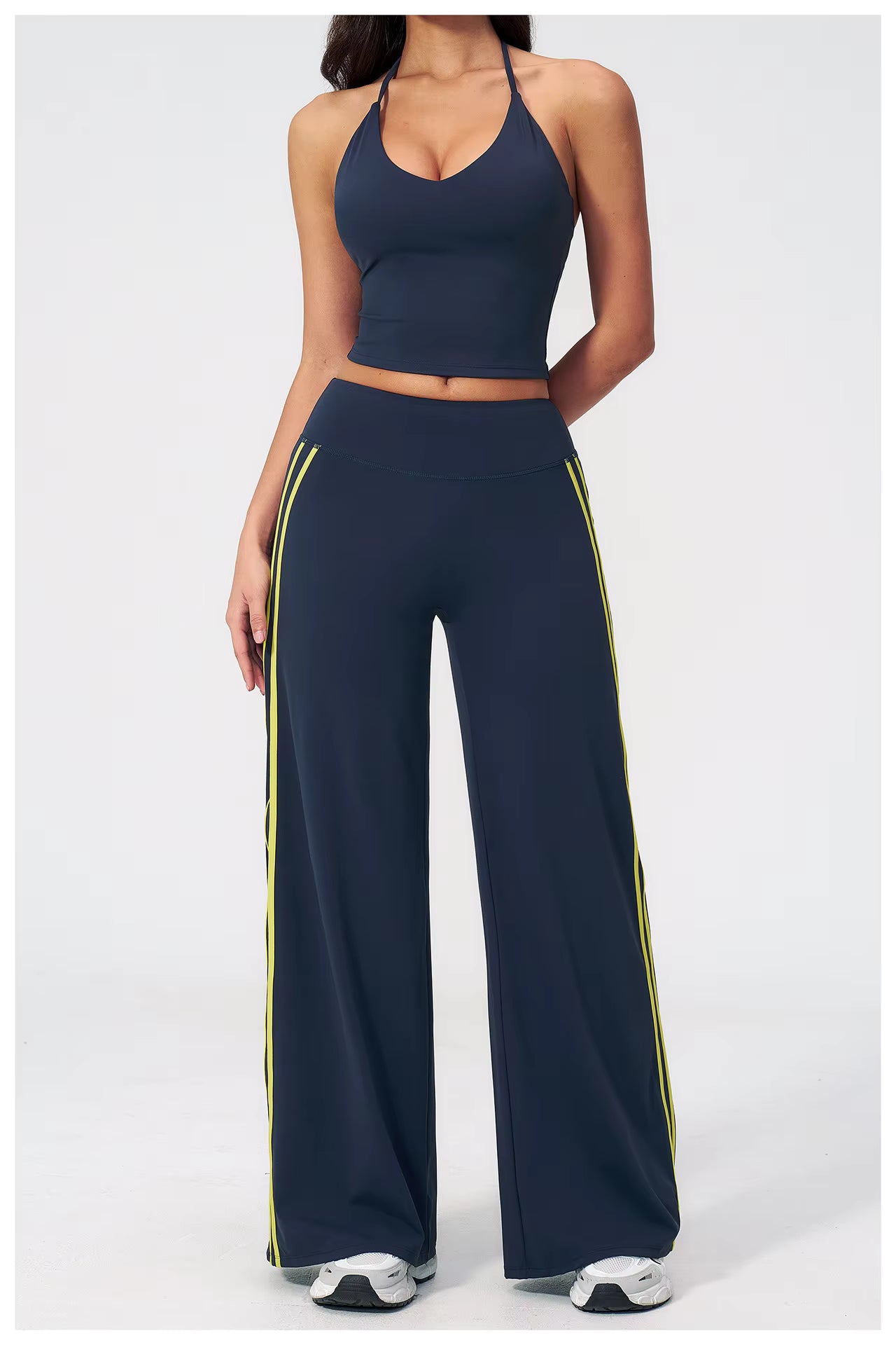 Bell-Bottom Flare Leggings in Navy – Vanta Blvck women's activewear, Dubai