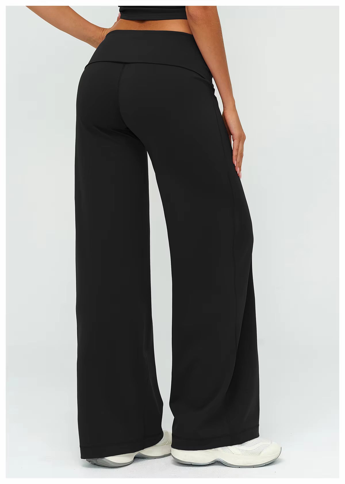 Studio Flare Leggings in Black – Vanta Blvck women's activewear, Dubai