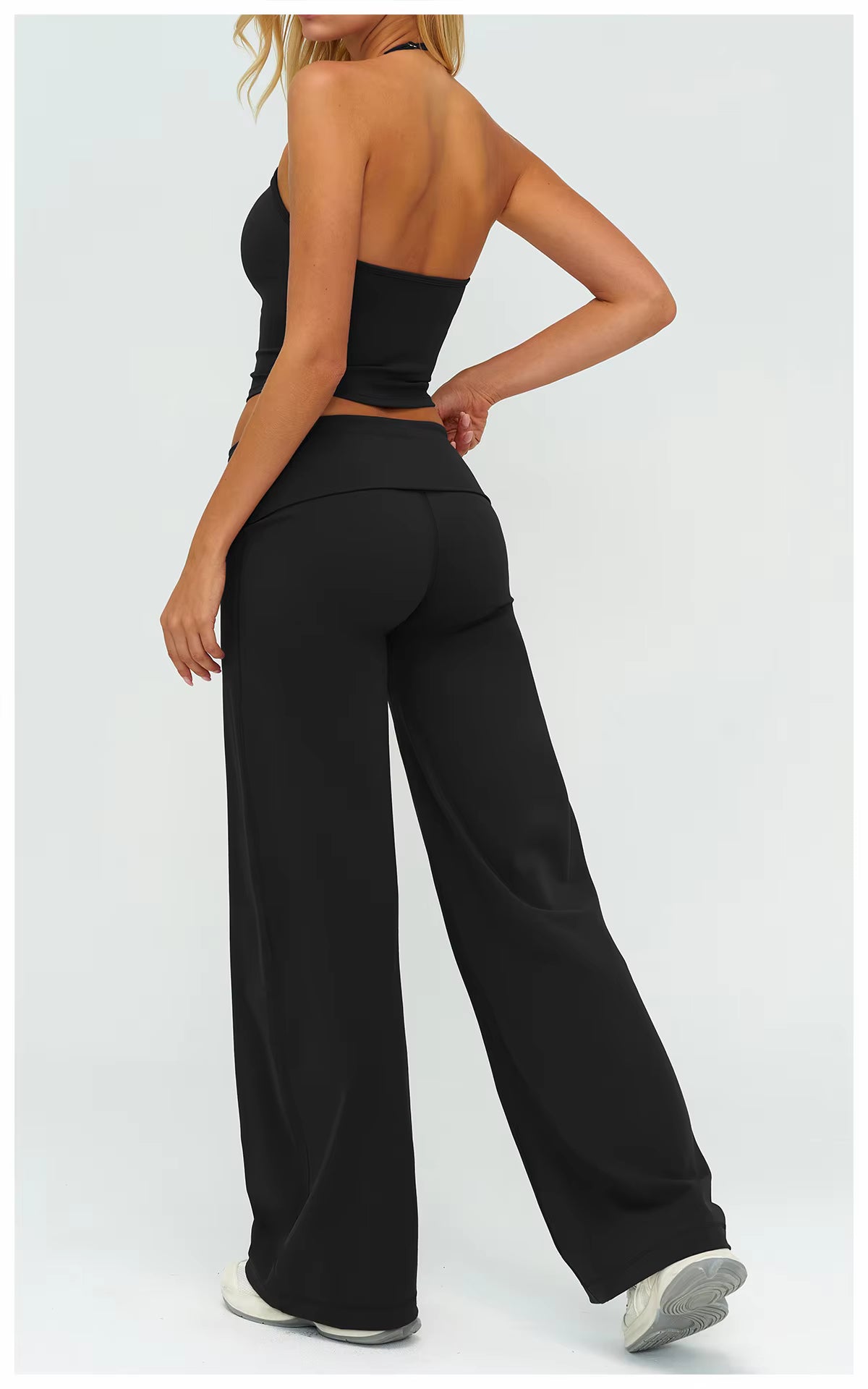 Studio Flare Leggings in Black – Vanta Blvck women's activewear, Dubai