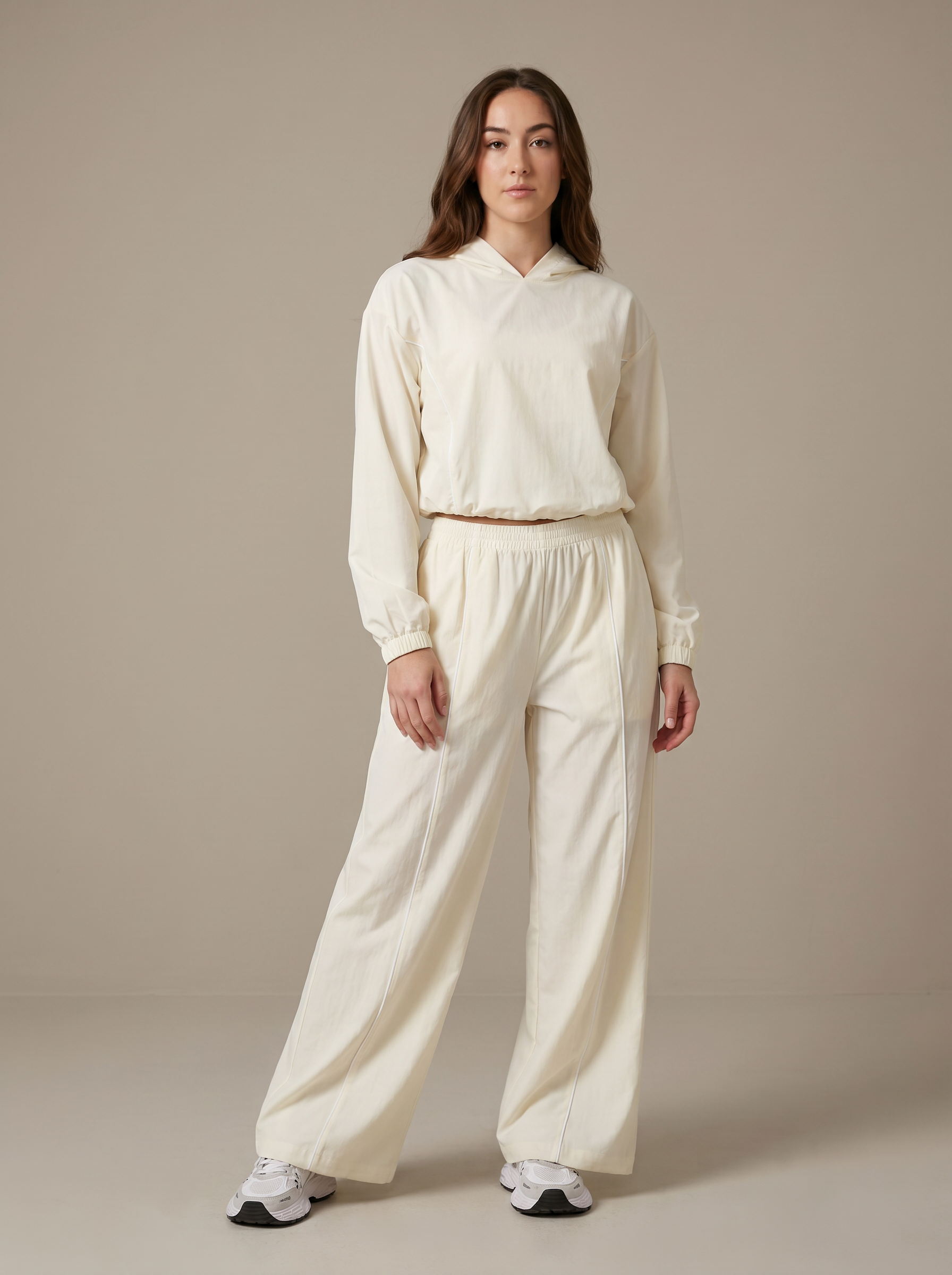 Wide-Leg Flare Leggings in Beige – Vanta Blvck women's activewear, Dubai